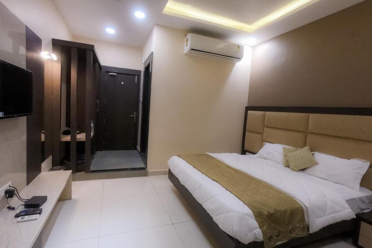 Hoshangabad Hotel Meenakshi מראה חיצוני תמונה
