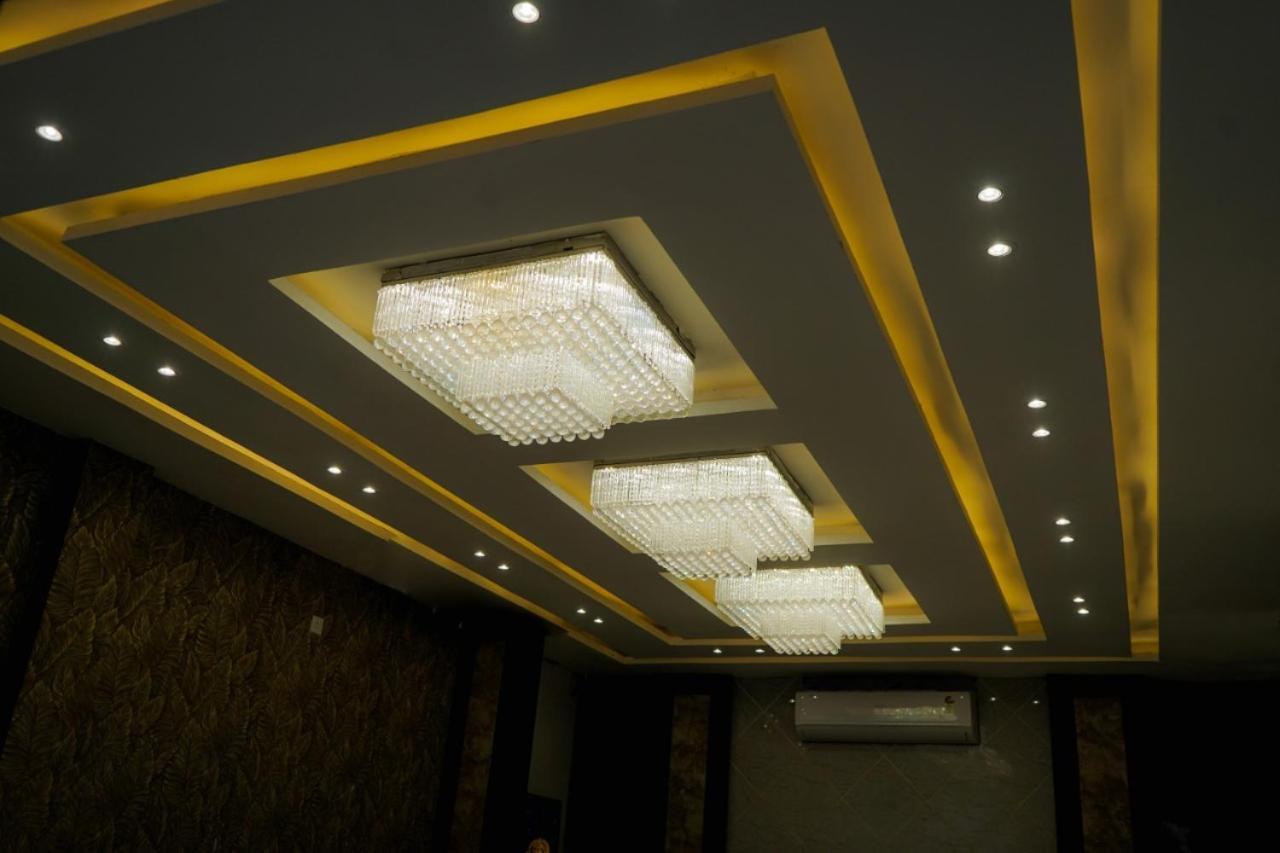 Hoshangabad Hotel Meenakshi מראה חיצוני תמונה