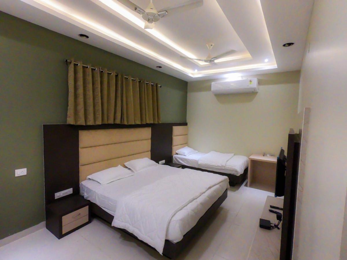 Hoshangabad Hotel Meenakshi מראה חיצוני תמונה