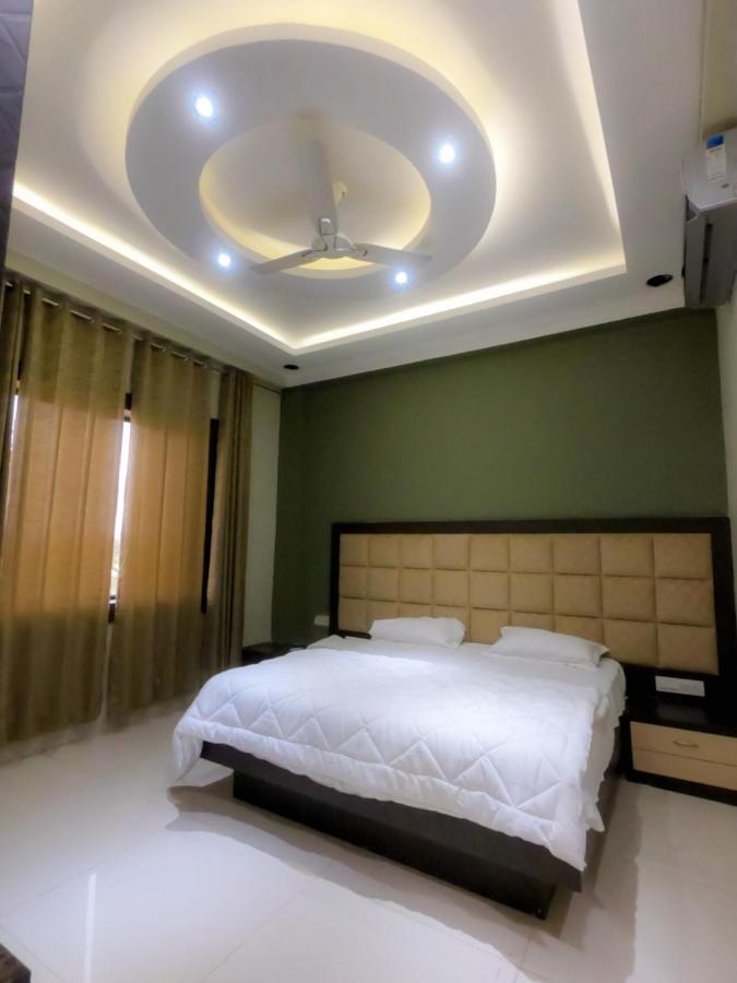 Hoshangabad Hotel Meenakshi מראה חיצוני תמונה
